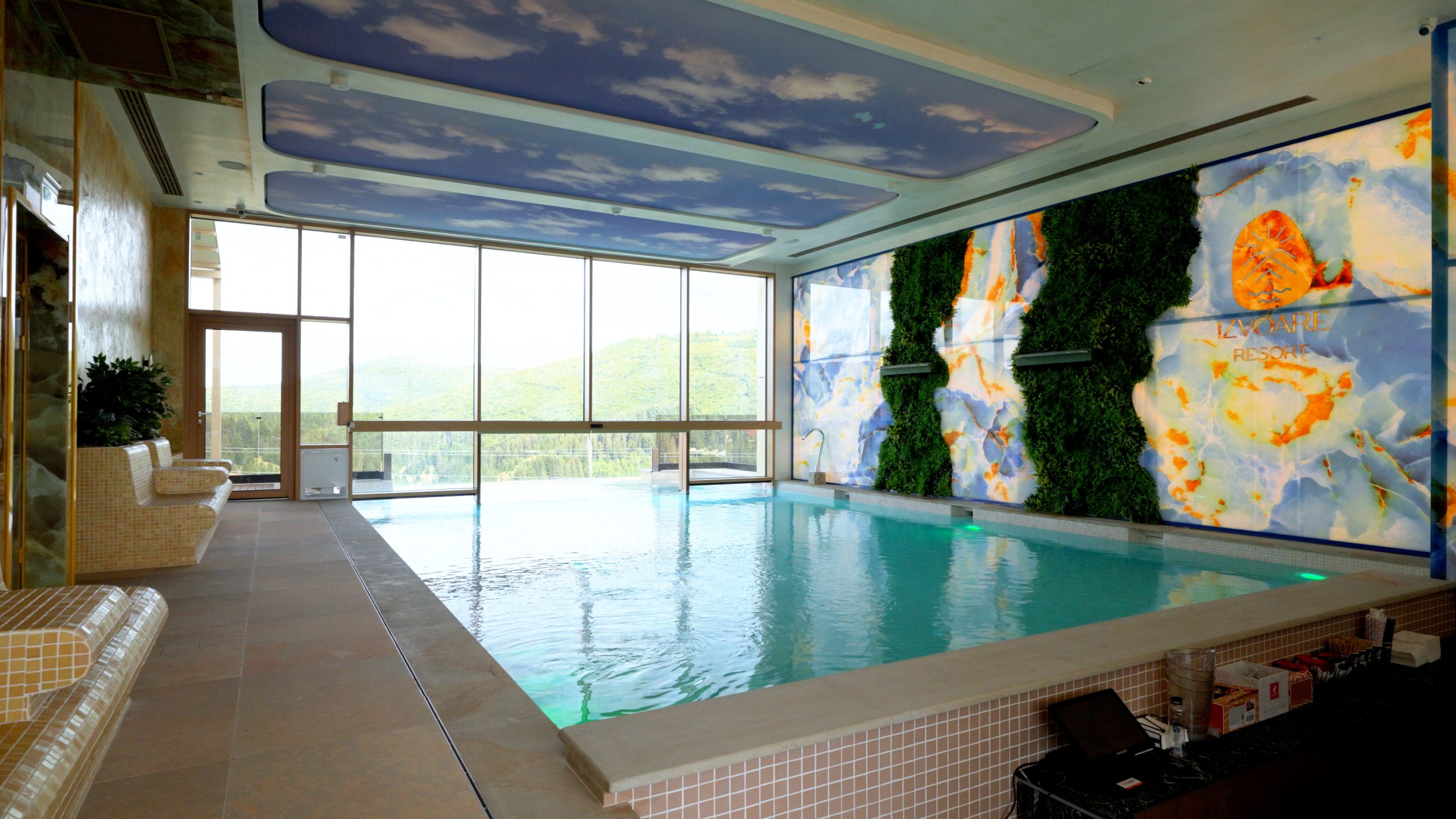 Piscina interioară, Spa Izvoare Resort